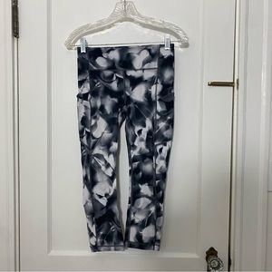 Lululemon cropped leggings
